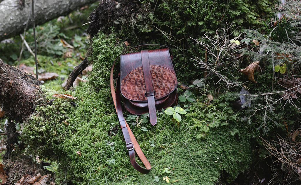 Dark brown leather handbag with Herringbone carvings