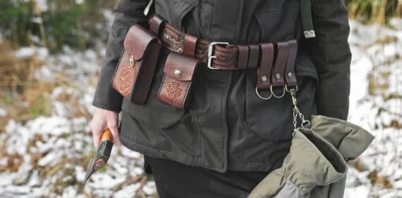 Leather bushcraft belt set with belt pouches and belt loops