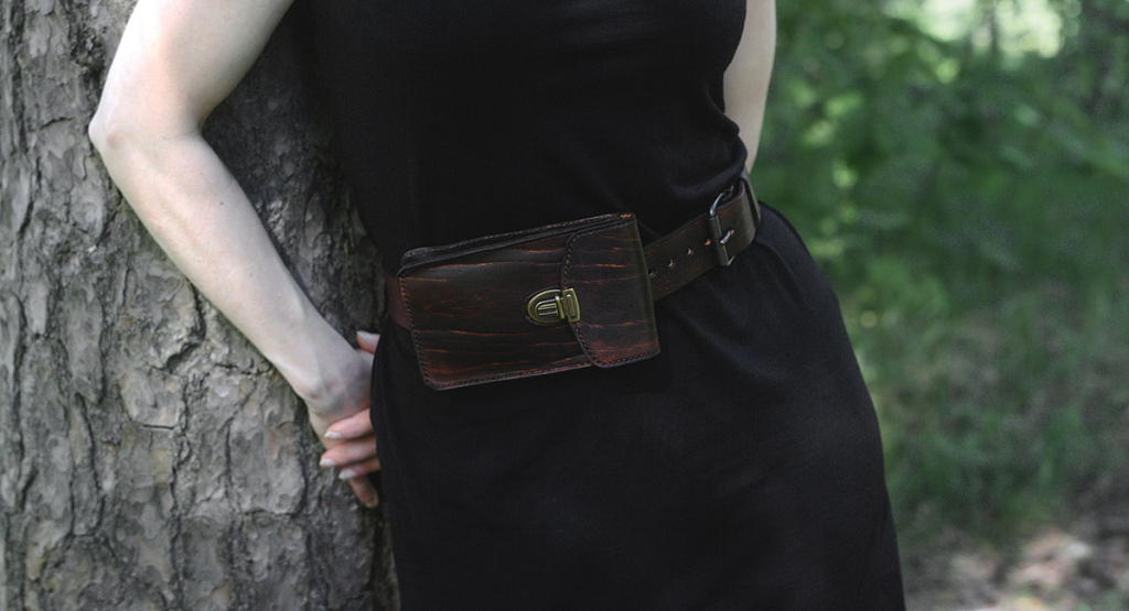 Leather belt set with two-ways belt bag