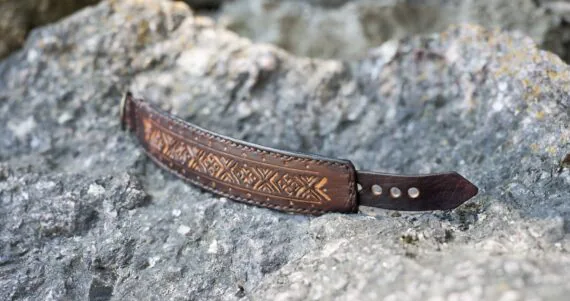 Carved bracelet carved-