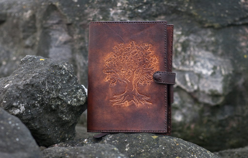 Notebook covers with an Oak tree
