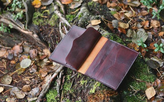 Leather file folder with wolf image
