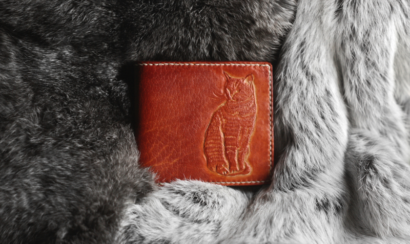 Leather card case with cat image