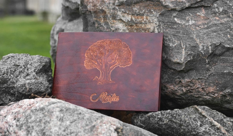 Leather photo album with an oak tree and name