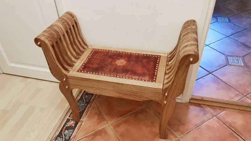 Yuyu tool nahast valmistatud istmekattega